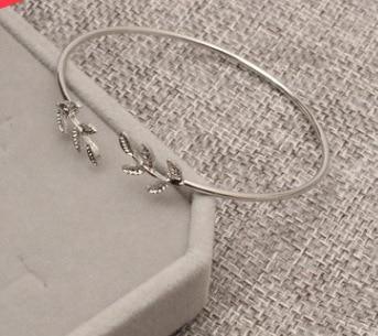 Elegant Gold & Silver Leaf Cuff Bracelet – Modern Women’s Jewelry