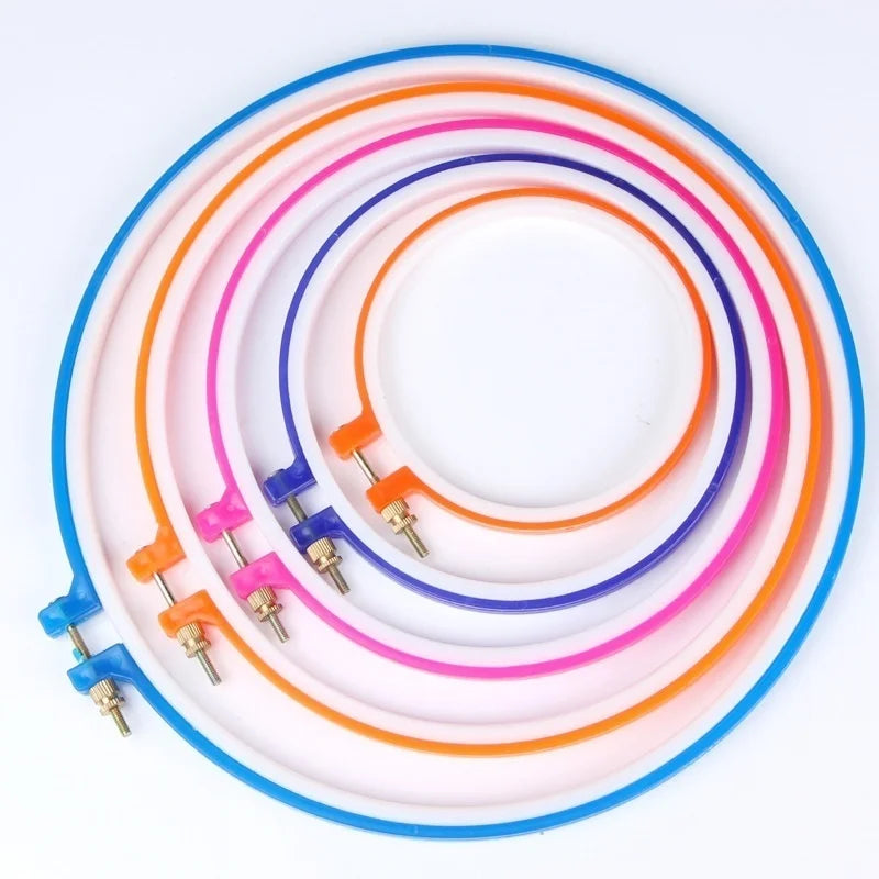 5-Piece Plastic Embroidery Hoop Set – Adjustable Rings